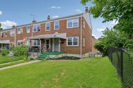 Doris Ave-S1007-003.jpg