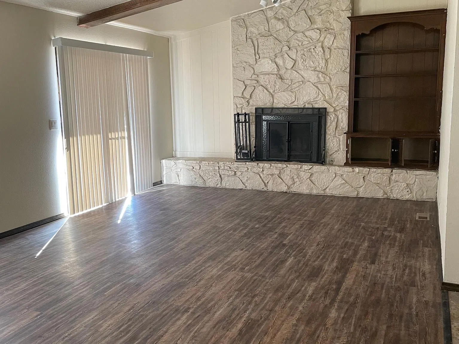 200 Elwood Dr — Photo 4