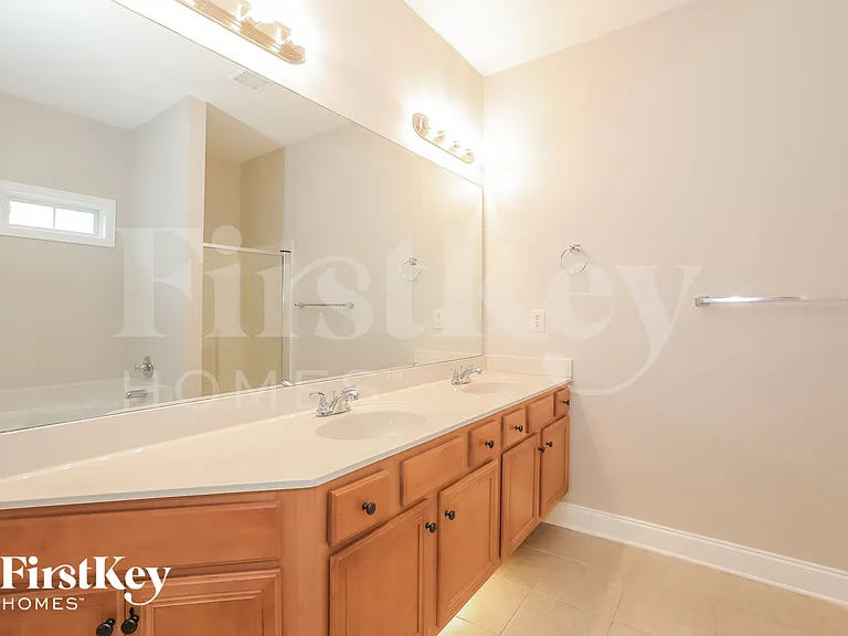 495 Roland Manor Dr — Photo 8