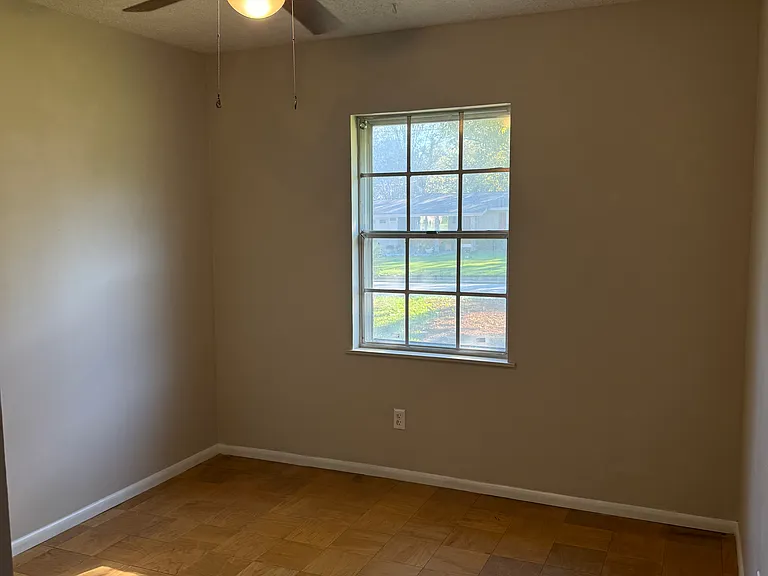 2434 Patterson Dr — Photo 12