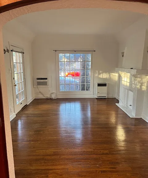 5216 De Longpre Ave #5222 — Photo 9