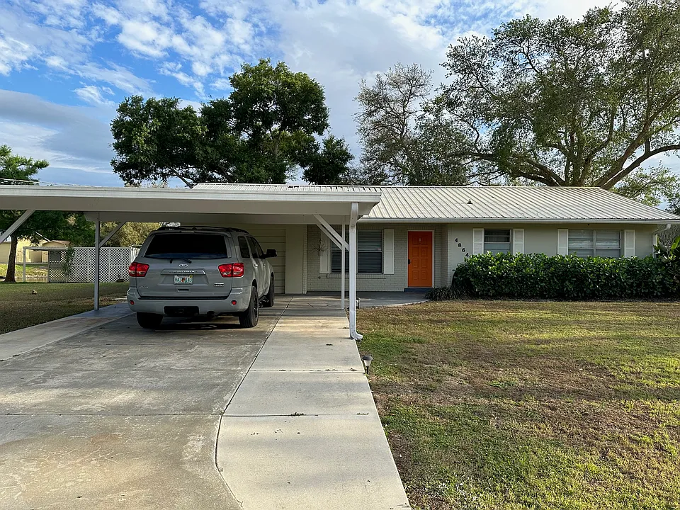 4864 NW 27th St