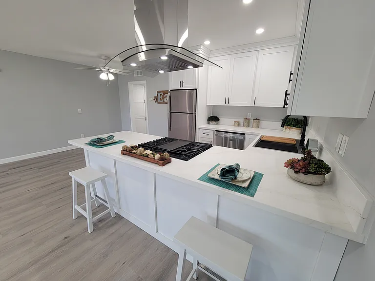Islandia Apartments — Photo 11