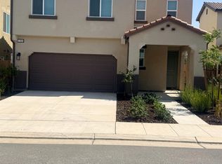 1164 Ponderosa Way W, Madera, CA 93636