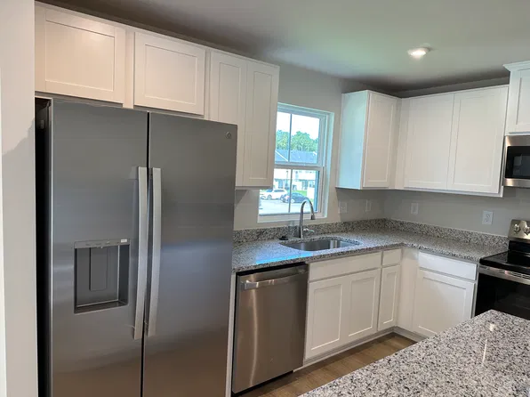 2145 Destination Dr, Sandston, VA