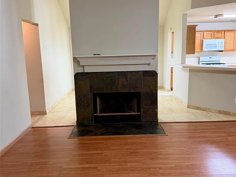 3715 Lindenfield Dr — Photo 5