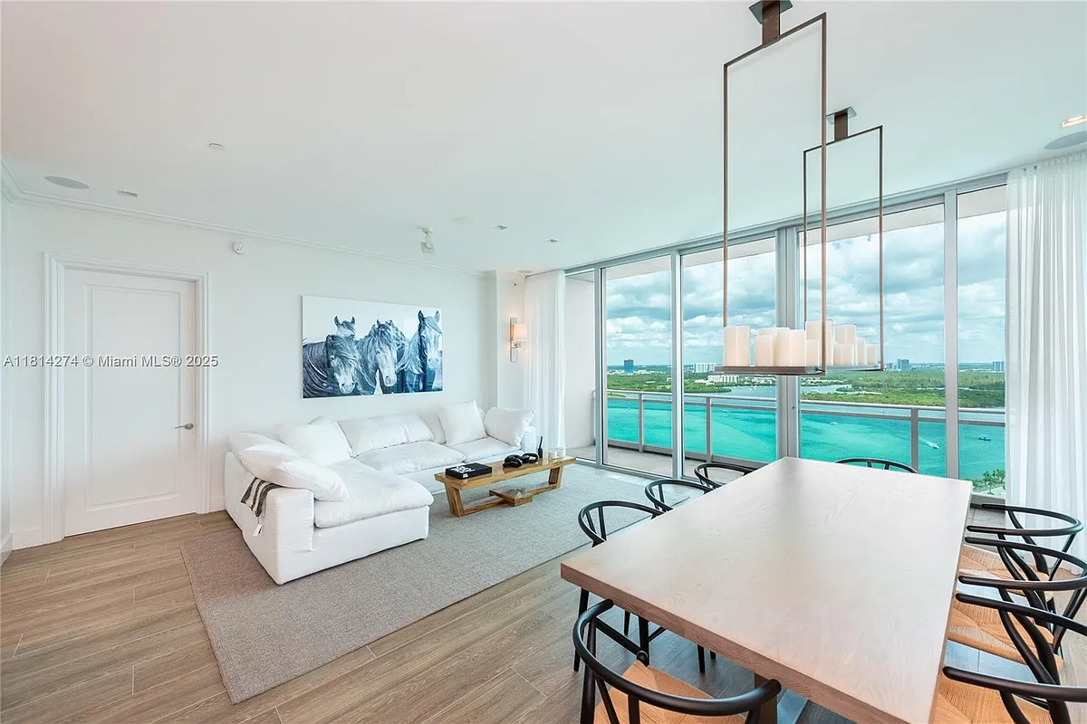 Building Photo - 10295 Collins Ave #2506