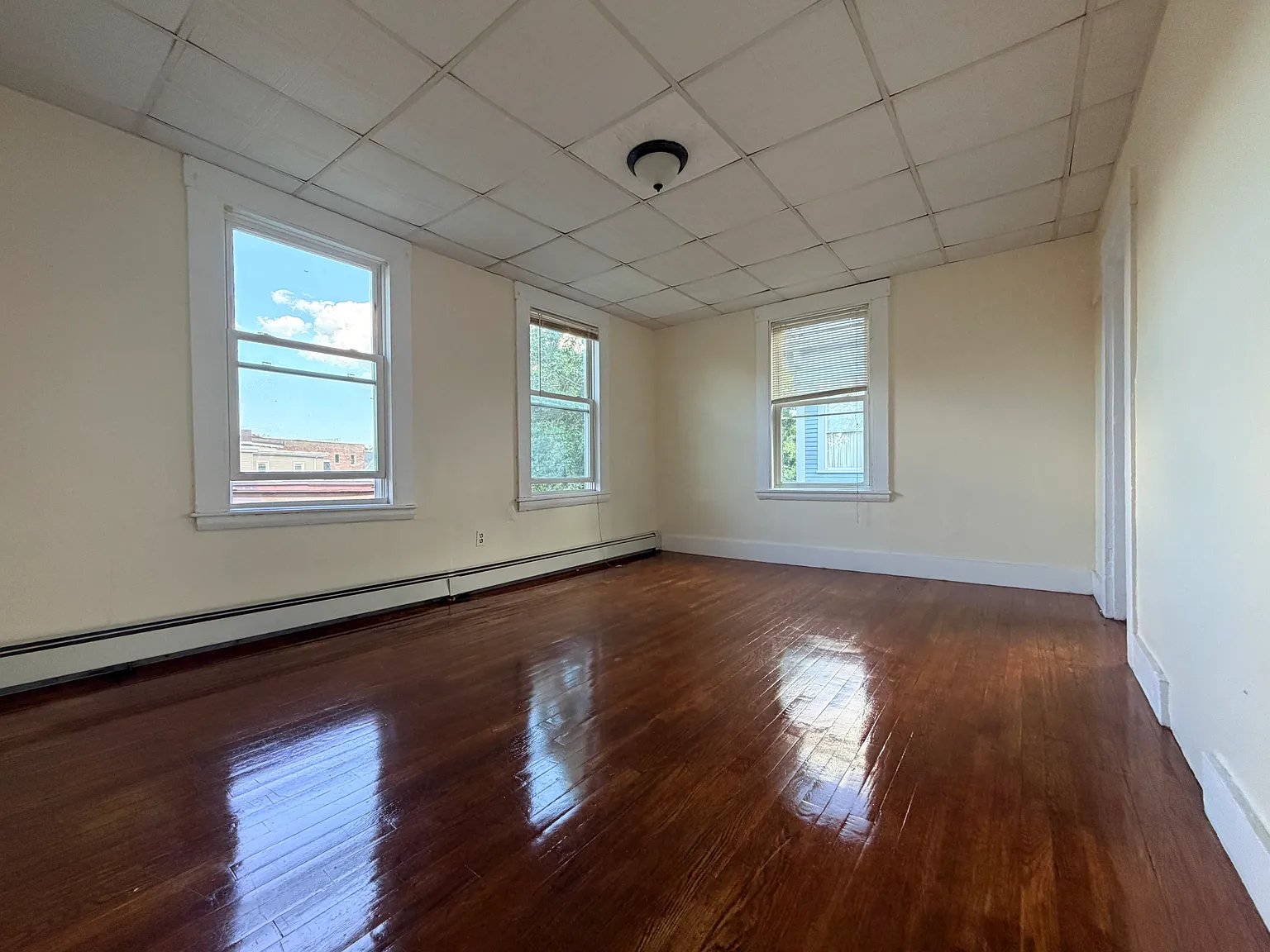 2 bed, 825 sqft, $2,975 — Photo 2