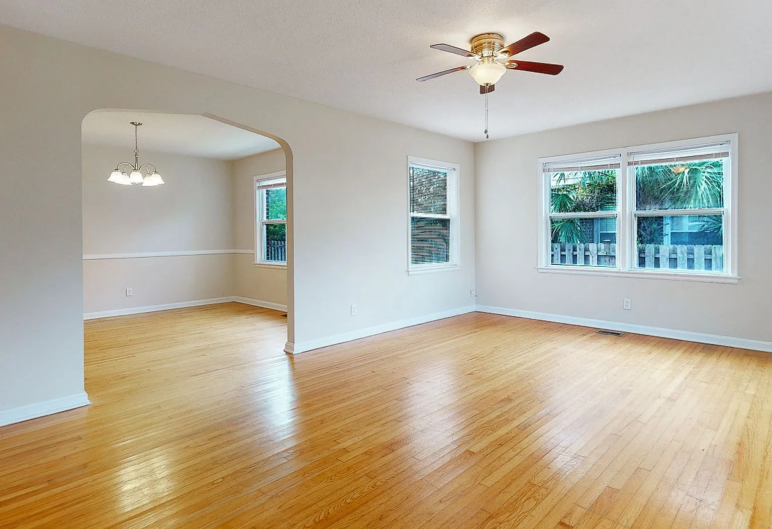 Belmont Terr 1274 - 1276 — Photo 4
