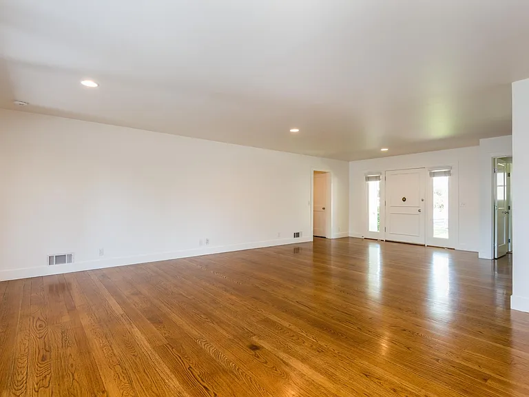 925 Durlston Rd — Photo 4