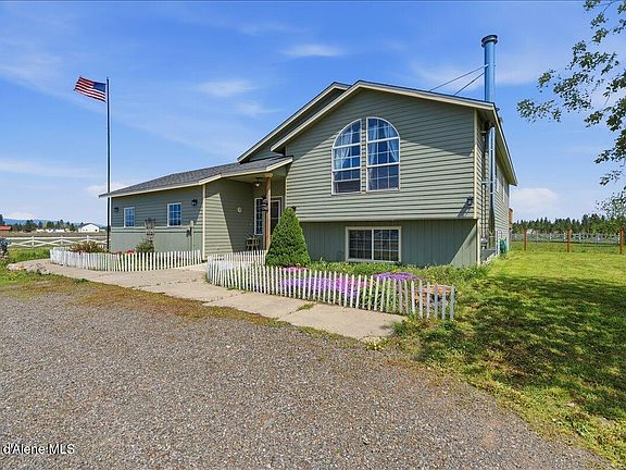 4th image of 2037 E Yellow Pine Ave