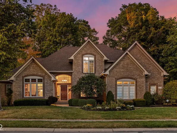 5826 Dawnwood Dr, Carmel, IN 46033