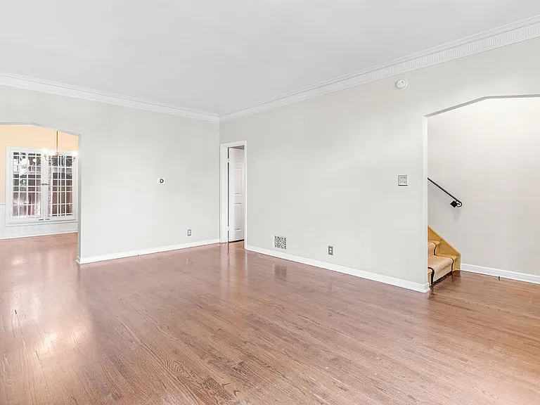 6053 Scenic Ave — Photo 4