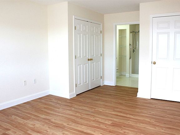 5th image of 140 Railroad Ave #301