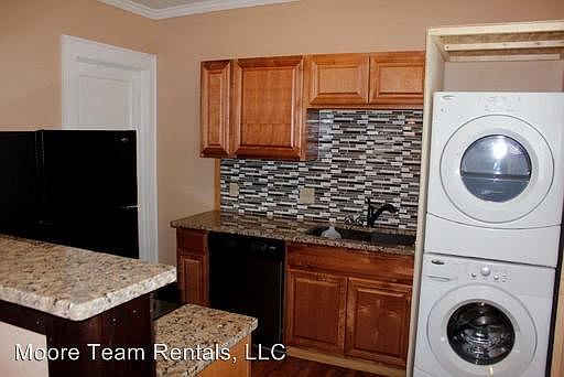 4th image of 446 N Main St