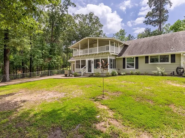 151 County Road 4717, Broaddus, TX 75929