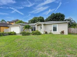 6250 NW Hacienda Ln, Port Saint Lucie, FL 34986