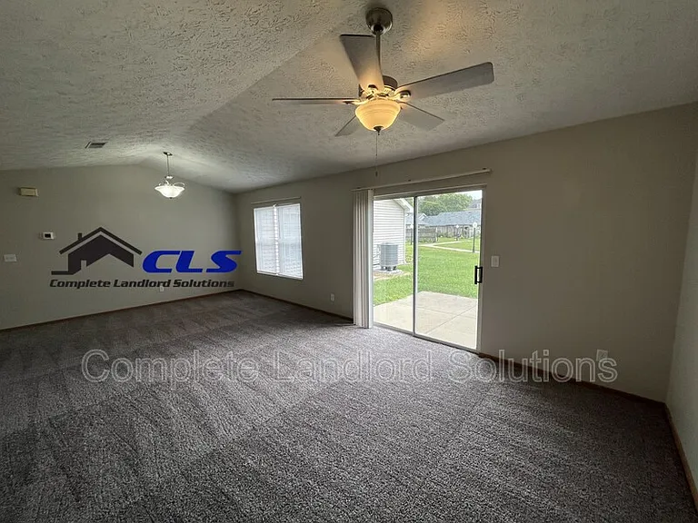 567 Farrington St — Photo 3