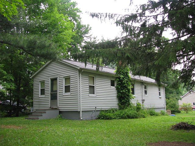 1st image of 101 Cornelia Dr