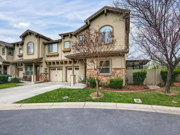 7102 Orchard Cir, Penryn, CA 95663