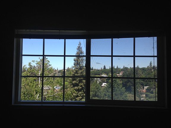 4th image of 3721 Lincoln Ave