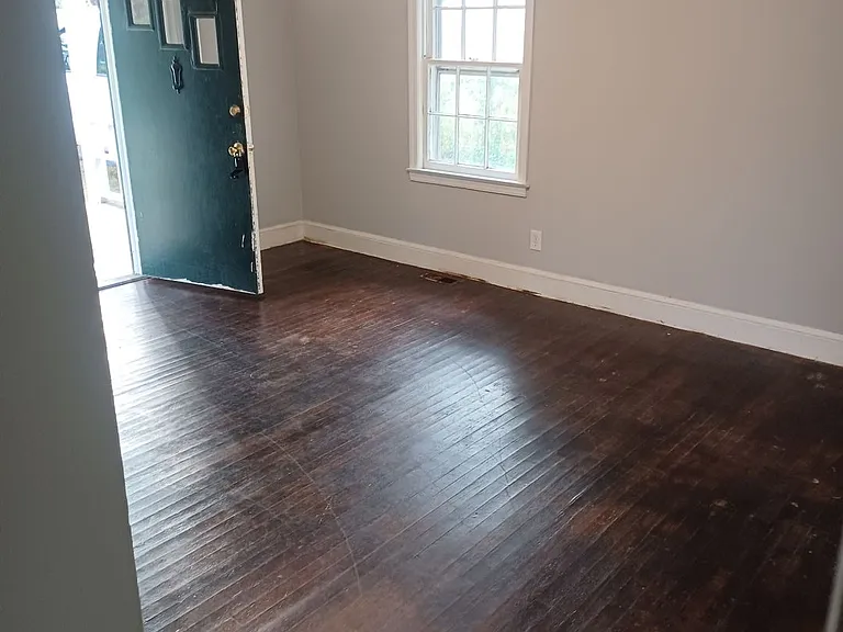 511 Houston St — Photo 5