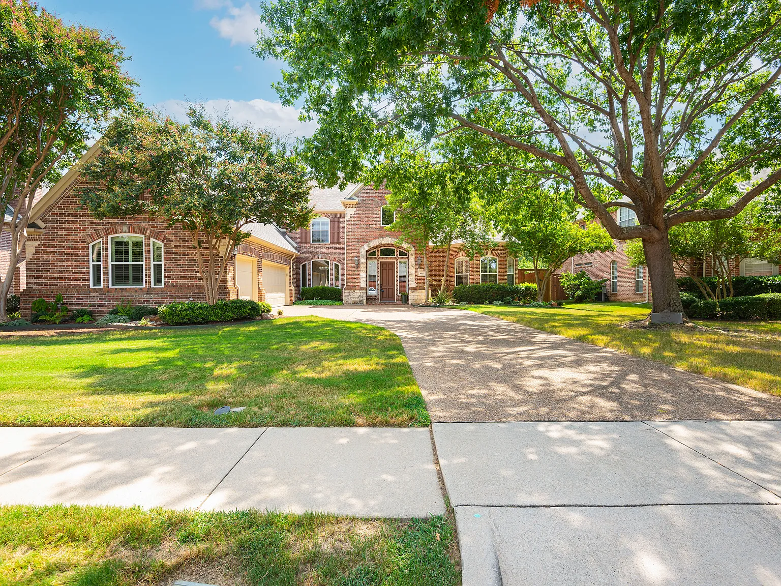 4 bed, 3752 sqft, $5,995 — Photo 1