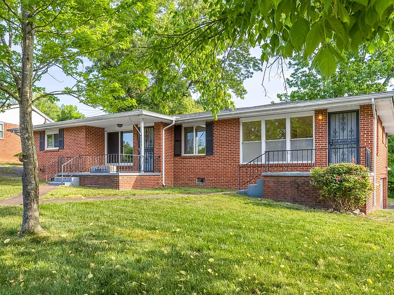 301 Wygoda Cir — Photo 24