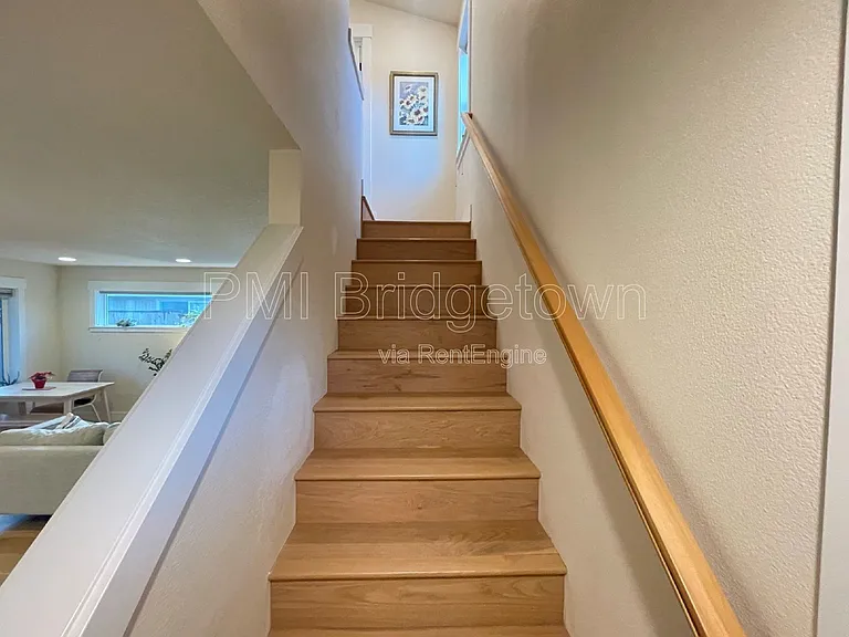 6517 SE Woodstock Blvd #B — Photo 9