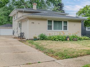 374 Heine Ave, Elgin, IL 60123