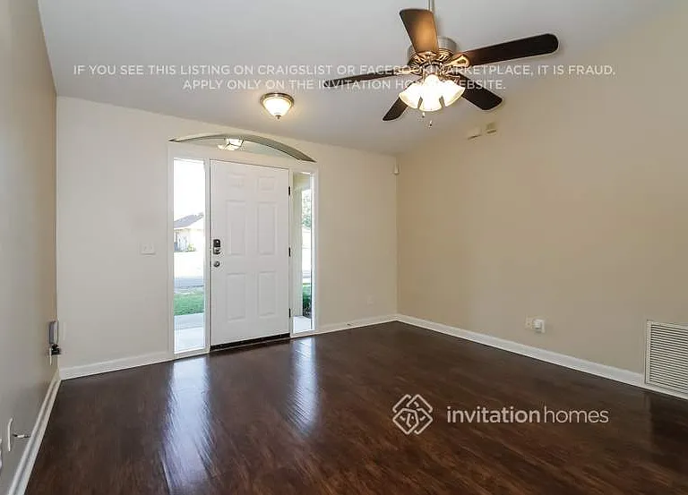 1661 New London St — Photo 4