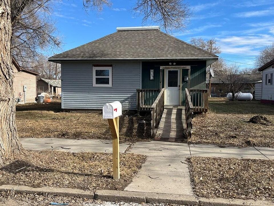 1st image of 310 2nd Ave E