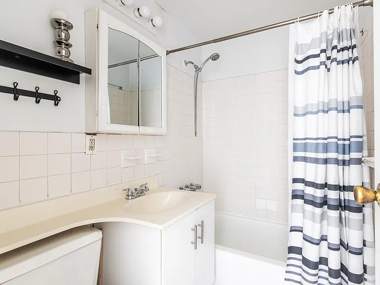 765 Washington St #2W — Photo 14
