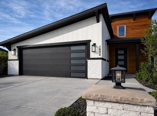 1962 E Presidential Dr, Meridian, ID 83642