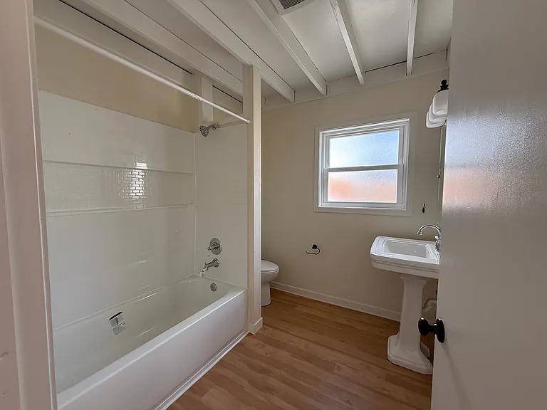 990 6th St #3 — Photo 5