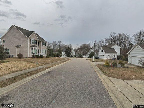 Exterior Neighborhood (street photo)