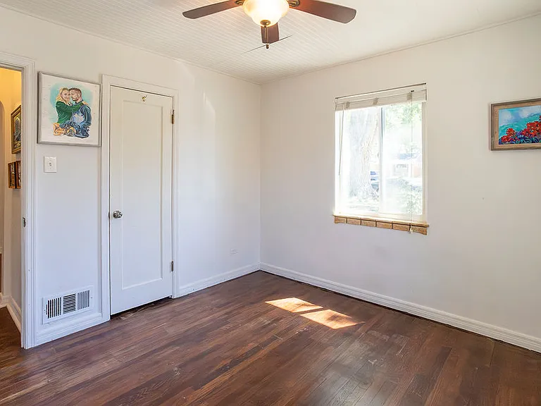 2233 Poplar St — Photo 9