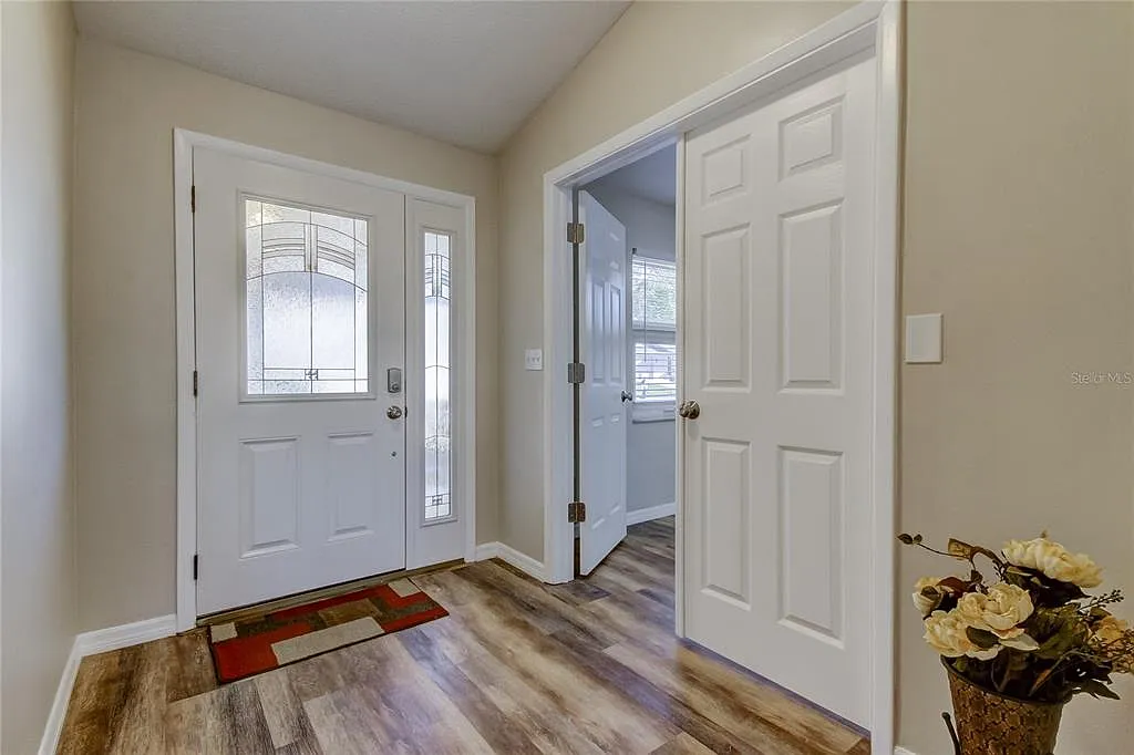 3 bed, 2.0 bath, 1750 sqft, $2,100 — Photo 3