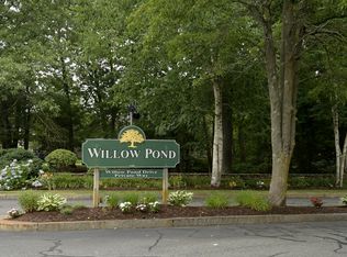 7 Willow Pond Dr UNIT 7, Rockland, MA 02370