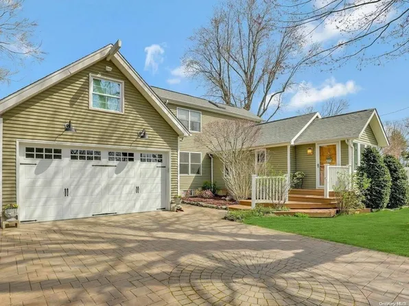 23 Evers Street, Huntington, NY 11743