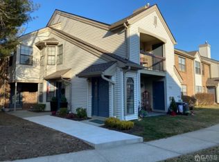 201 Sunshine Ct, Parlin, NJ 08859