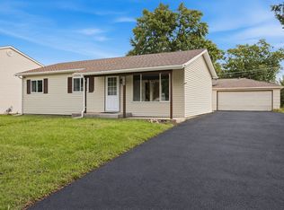 152 Malibu Dr, Bolingbrook, IL 60440