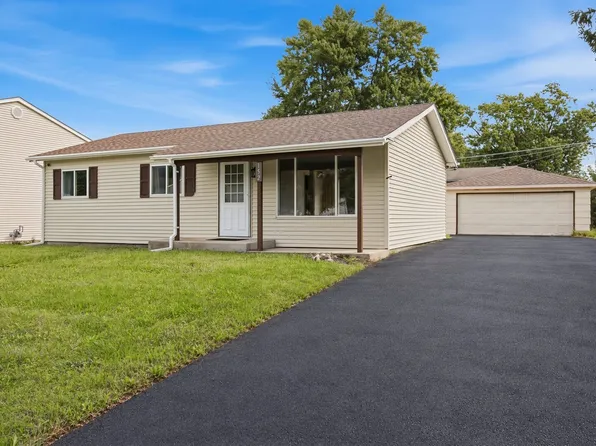 152 Malibu Dr, Bolingbrook, IL 60440