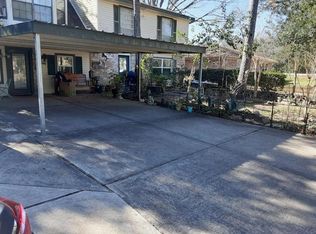 8715 Acorn Ln, Hitchcock, TX 77563