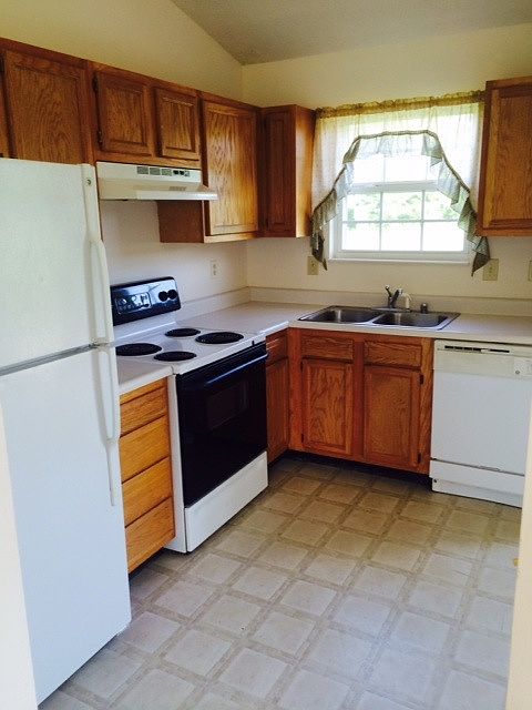 2nd image of 716 Ackerly Dr