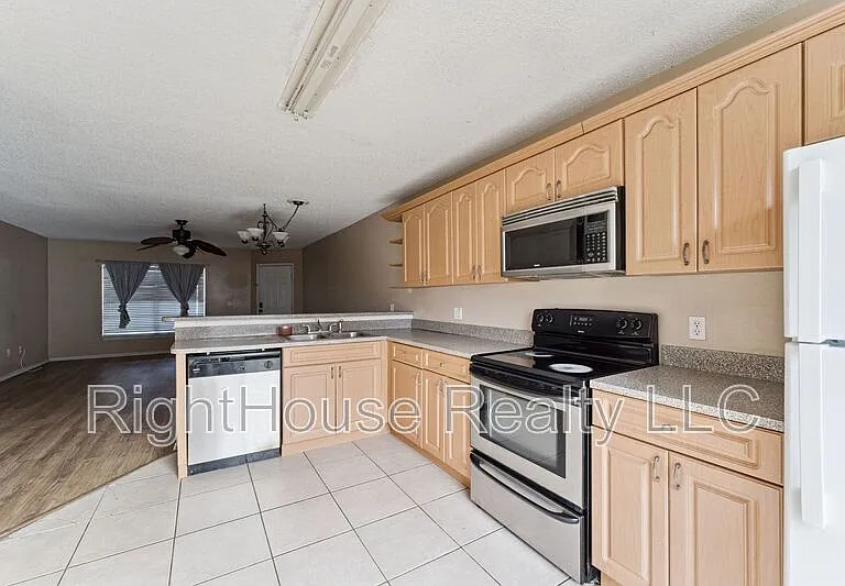 3651 N Goldenrod Rd #C110 — Photo 6