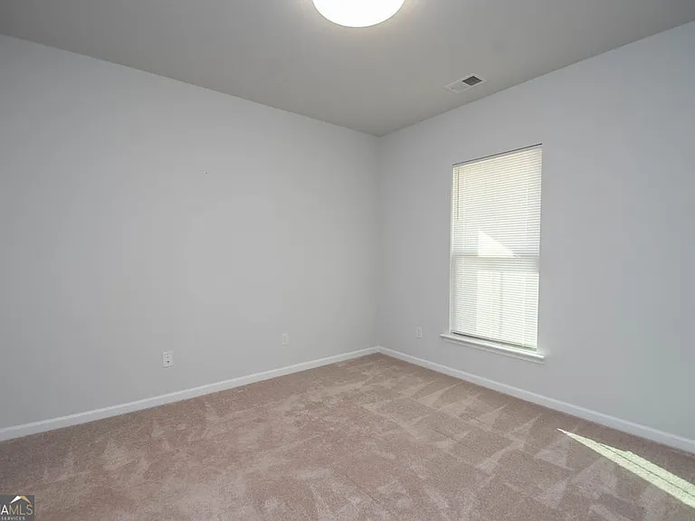 147 Soundview Trce — Photo 9