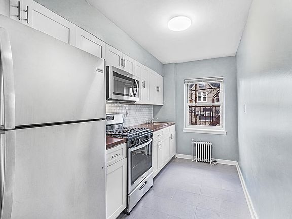 3rd image of 40 Glenwood Ave APT 2F