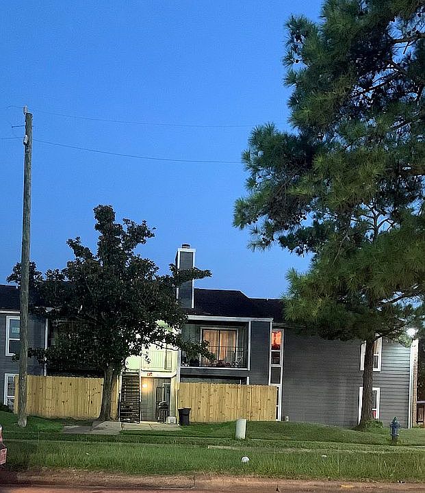 1st image of 8034 Antoine Dr APT 231