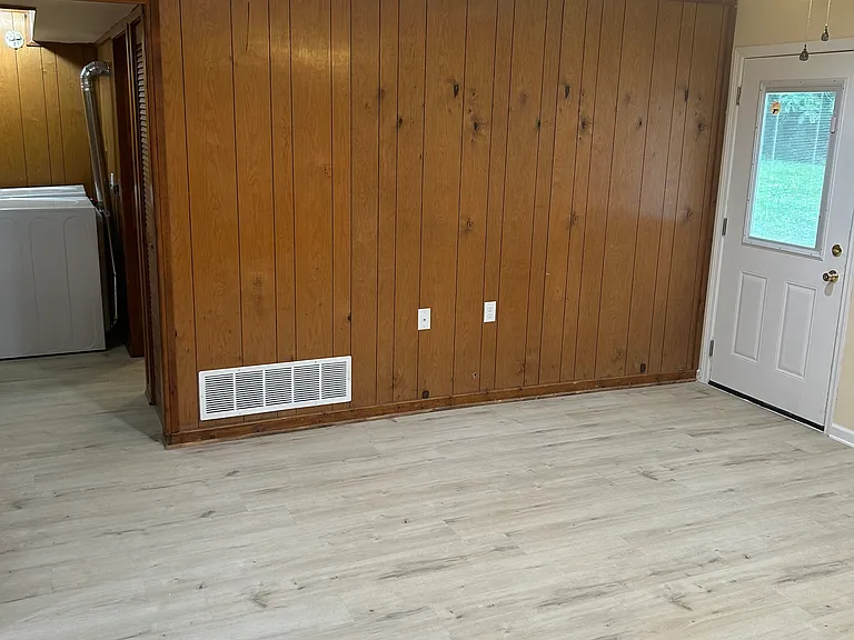855 S Mitchell St #D — Photo 2